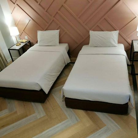 Отель The Regent Ubon Убонратчатхани Экстерьер фото