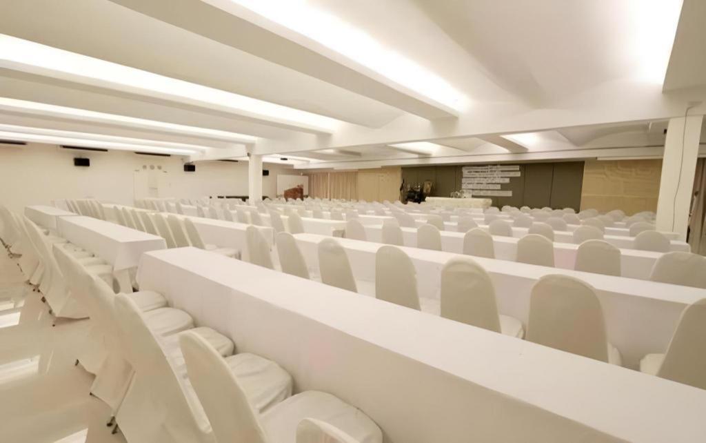 Отель The Regent Ubon Убонратчатхани Экстерьер фото