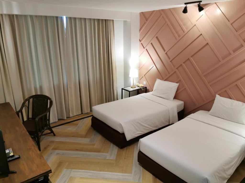 Отель The Regent Ubon Убонратчатхани Экстерьер фото